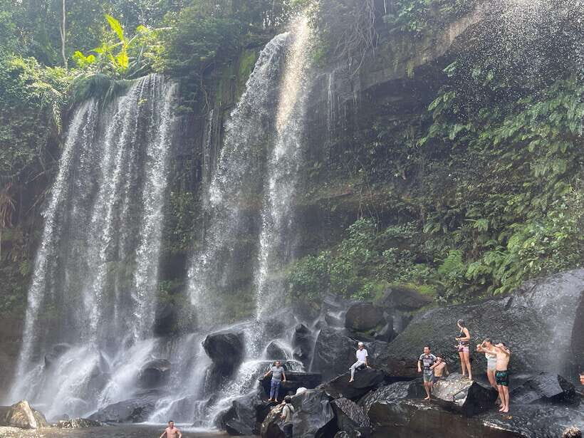 From Siem Reap: Banteay Srei and Kulen Waterfall Guided Tour - River of 1000 Lingas at Anlong Pong Phkay: stonework you can actually see