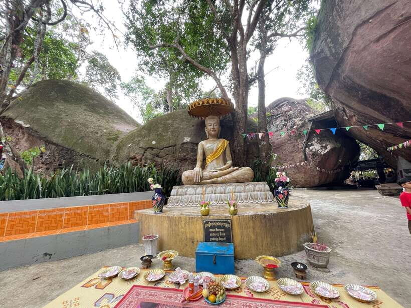 From Siem Reap: Banteay Srei and Kulen Waterfall Guided Tour - Lunch and local snacks: palm cake and seasonal fruit