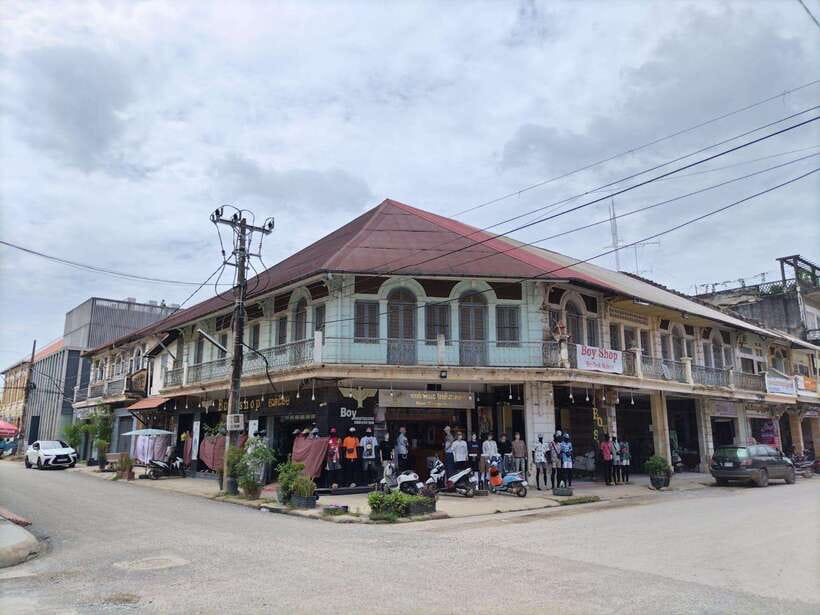 From Siem Reap: Battambang Day Trip Return or to Phnom Penh - Wat Somrong Knong Killing Field: heavy history, framed with context