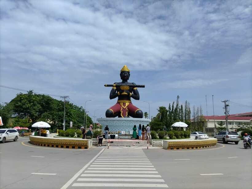 From Siem Reap: Battambang Day Trip Return or to Phnom Penh - Bamboo Train and Hanging Suspension Bridge: the fun part that still feels local