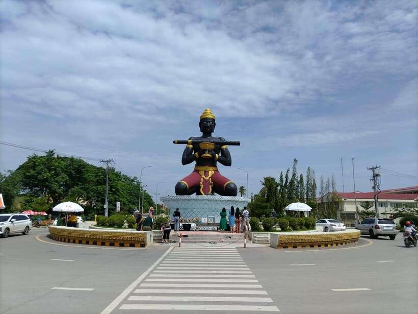 From Siem Reap: Battambang Day Trip Return or to Phnom Penh - The early drive from Siem Reap: slow down without losing the day