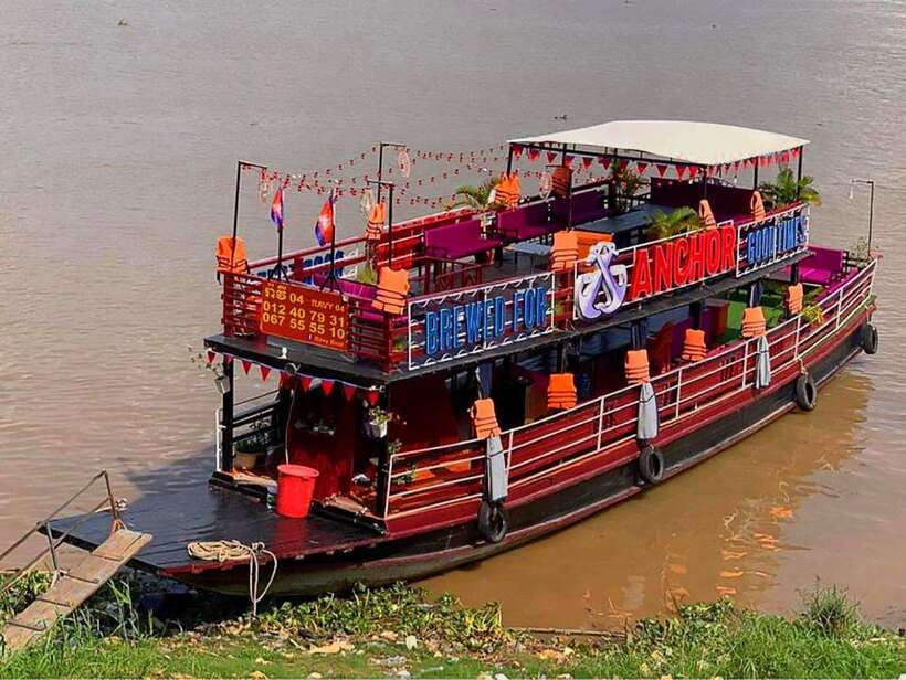 From Siem Reap: Floating Village Tour by Boat - The floating cafe stop: where the sunset viewpoint earns its spot