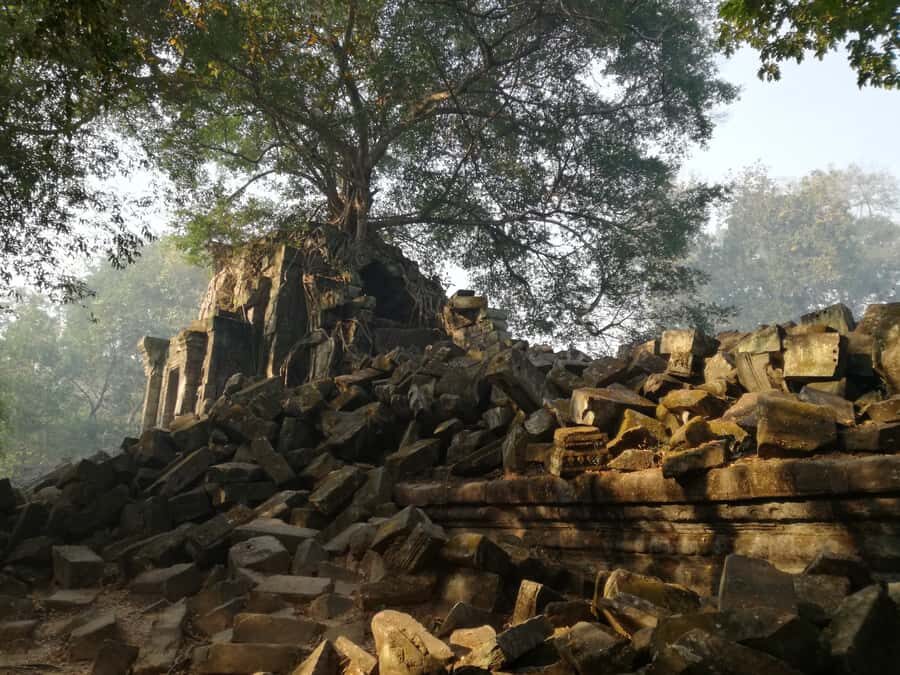 From Siem Reap: Half-Day Tour to Beng Mealea Temple - Beng Mealea: the Angkor temple that feels half-lit by nature