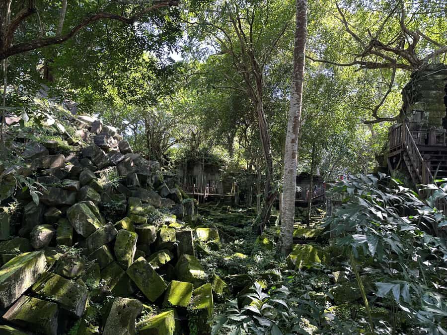From Siem Reap: Half-Day Tour to Beng Mealea Temple - Dress code and prep: how to have a smooth temple visit