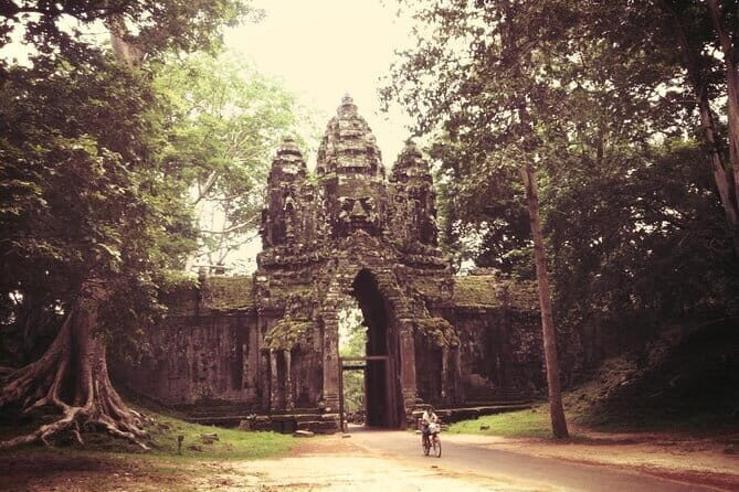 Full-Day Angkor Wat & All Must-See with Banteay Srei Private Tour - Price and logistics: what $83.50 really turns into