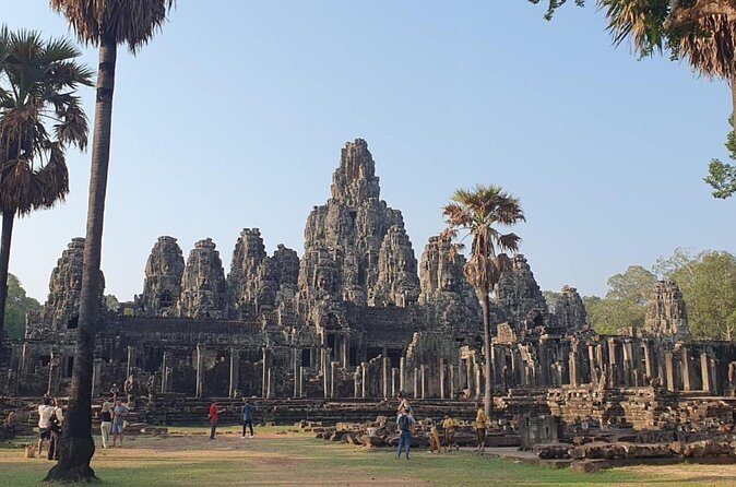 Full Day Angkor Wat Temples Tour with Pickup - Timing reality check: handling heat and a 2–6 vs 6–7 hour day