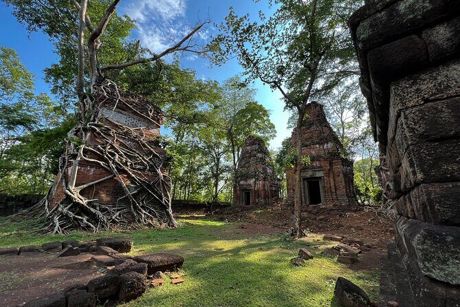 Full Day Banteay Srei Beng Mealea and Koh Ker Small Group Tour - Koh Ker and Prasat Thom: remote power and a climb worth planning for
