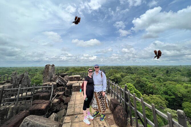 Full Day Banteay Srei Beng Mealea and Koh Ker Small Group Tour - Lunch at a local family restaurant: fuel for the Banteay Srei finish