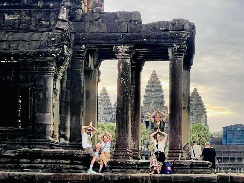 Full-Day Explore Angkor Temples Sunset Tour (with Lunch) - Srah Srang Royal Pool lunch: a real break, not just a fuel stop
