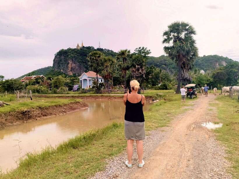 Full-day: Handicraft, Bamboo train, Killing cave, Bat Cave - Khmer prahok market and local specialties you can taste