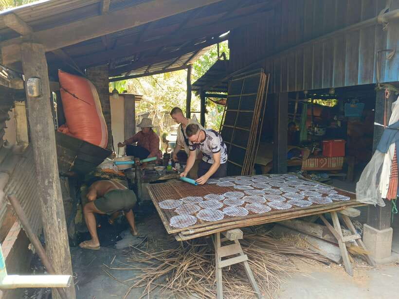Full-day: Handicraft, Bamboo train, Killing cave, Bat Cave - Pagodas and a calm religious stop