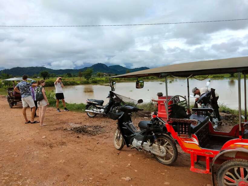 Full-day: Original bamboo train, Wat Banan, Phnom Sampov - Buddhism stops and village culture: seeing daily faith, not just monuments