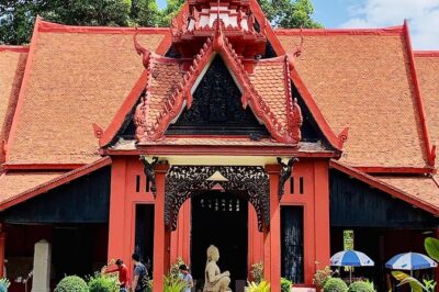 Full-Day Phnom Penh Tuk Tuk City Tours - Wat Phnom: The One Hill in Town (and the Story That Sticks)