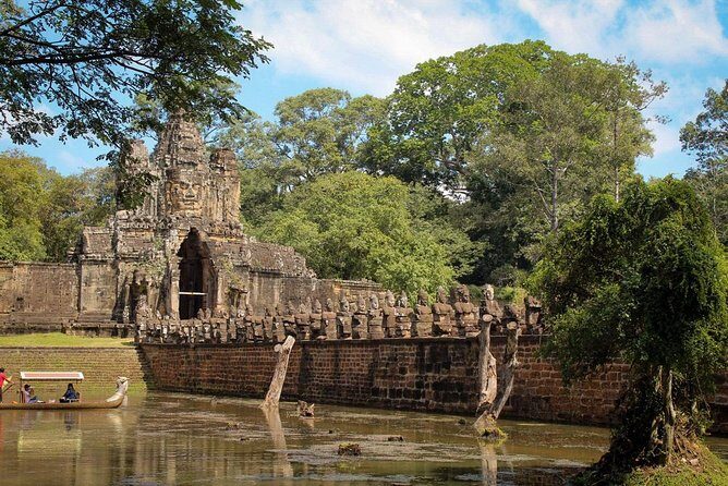 Full-day Private VIP Tour to Angkor Complex - Bayon Temple’s face towers: more than a photo stop