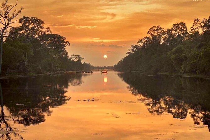 Full-day Private VIP Tour to Angkor Complex - Baphuon Temple: the sandstone walkway that frames the views
