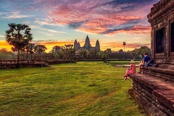 Full-day Private VIP Tour to Angkor Complex - Royal Palace details at Phimeanakas