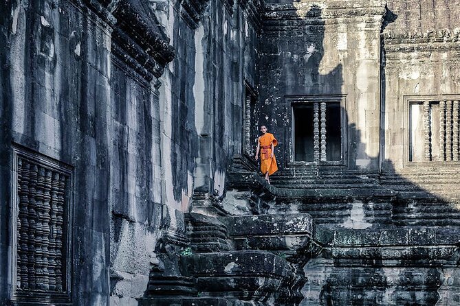 Full Day Small Group Tour Guide with Sun rise - Angkor Thom and Bayon: carved faces and the drama of the layout
