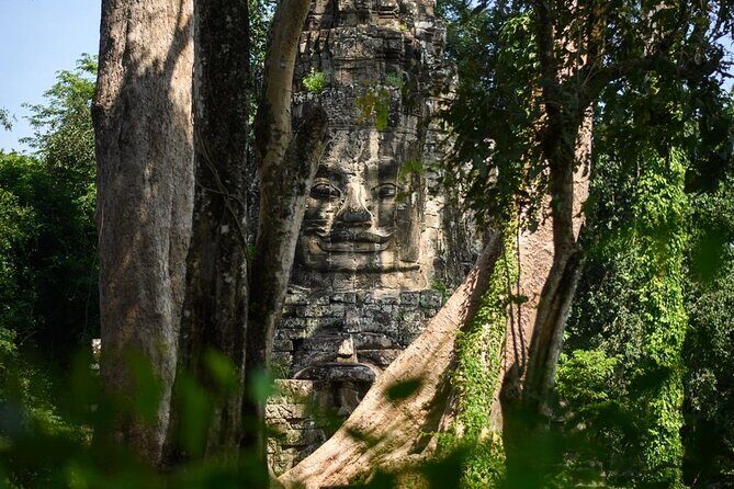 Full Day Temples Explorer - Small Group - Angkor Wat: three hours with the biggest starting point
