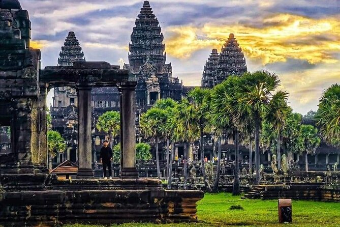 Full-Day Temples of Angkor Small Group Tour - Ta Prohm: The Jungle Temple Walk Where Trees Win