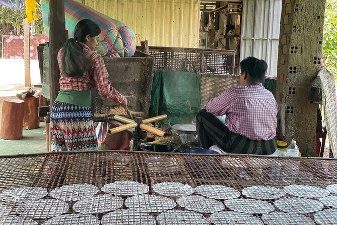 Full day tour by bicycle & tuk tuk,bamboo train,bat cave,villages - Wat Samrong Knong: a temple older than 300 years, and a grim chapter
