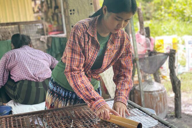 Full day tour by bicycle & tuk tuk,bamboo train,bat cave,villages - Tuk-tuk + bike day comfort: what to bring and what to expect