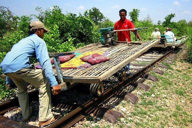 Full Day-Tour: Handicraft, Bamboo train, Killing cave. Bat cave - Rice Paper and Spring Roll Village Workshop: More Than a Quick Taste