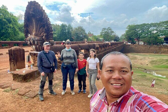 Full Day Tour Phnom Penh to Siem Reap Taxi, Angkor Visit & Return - Bayon and Angkor Thom’s Terraces in a Tight Hour