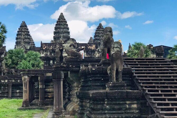 Full Day Tour Phnom Penh to Siem Reap Taxi, Angkor Visit & Return - Ta Prohm: The Tree-Root Ruins You Came For