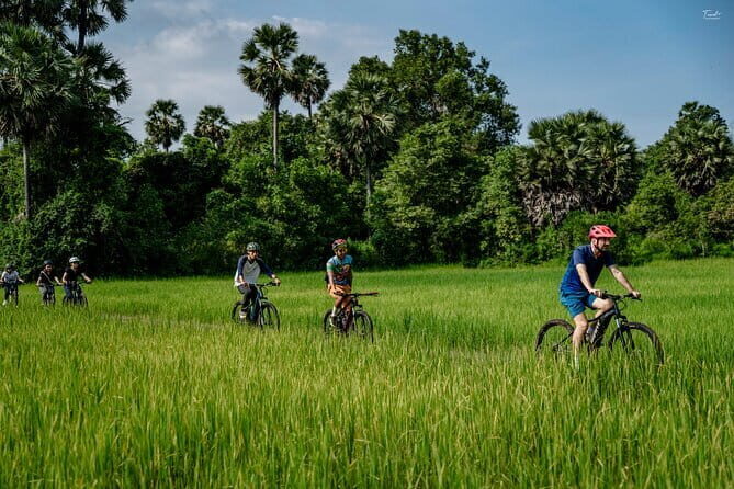 Full Day Tour Photography in Siem Reap - Bayon Temple and the South Gate of Angkor Thom: Quick, Punchy Faces