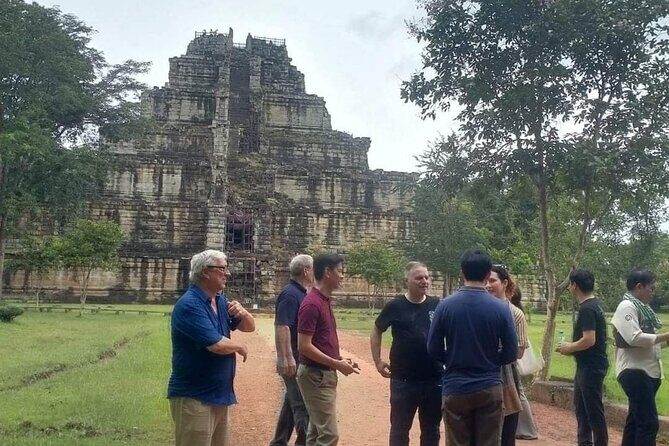 Full-Day Tour to Beng Mealea and Koh Ker Temple - Svay Leu: A Free Stop That Breaks Up the Temples