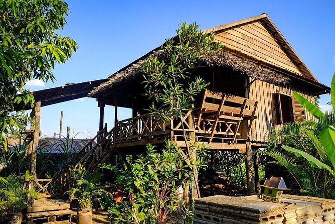 Full-day: Wat Banan. Old bamboo train. Bat Cave. Killing cave - Phnom Sampov’s Caves: Bat Caves and the Killing Cave Context