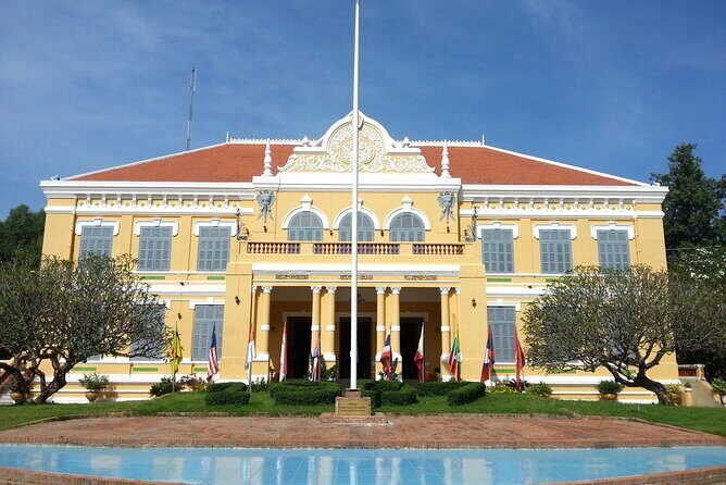Full/Half Day Tuk TuK: Handicrafts Bambootrain Killing&Bat Caves - Battambang city return: a short reset before heading uphill