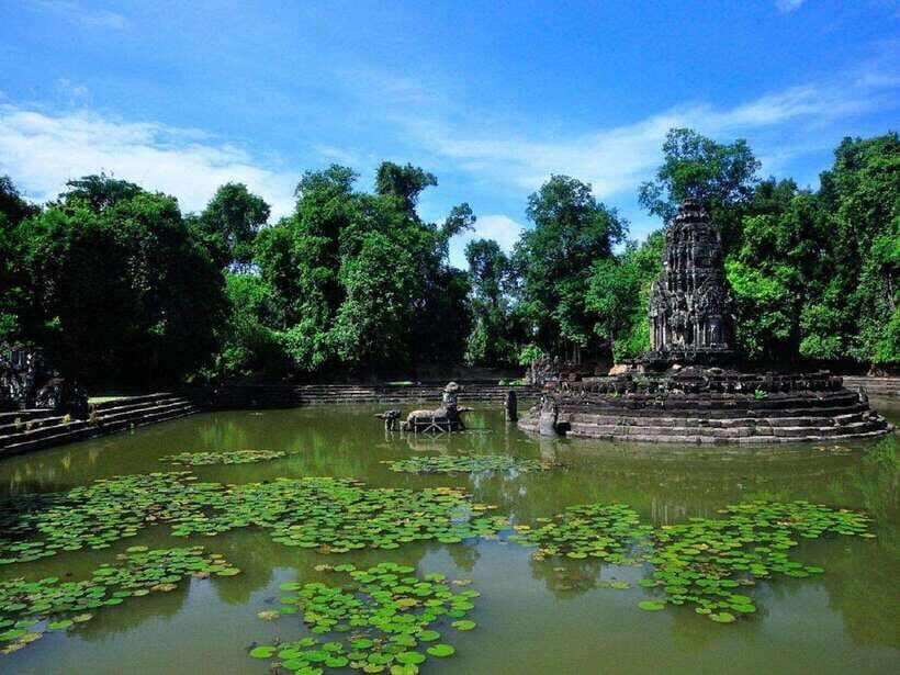 Grand Circle With Sunrise Private Tuk-Tuk - Pre Rup Temple: closing the day with a final temple stop