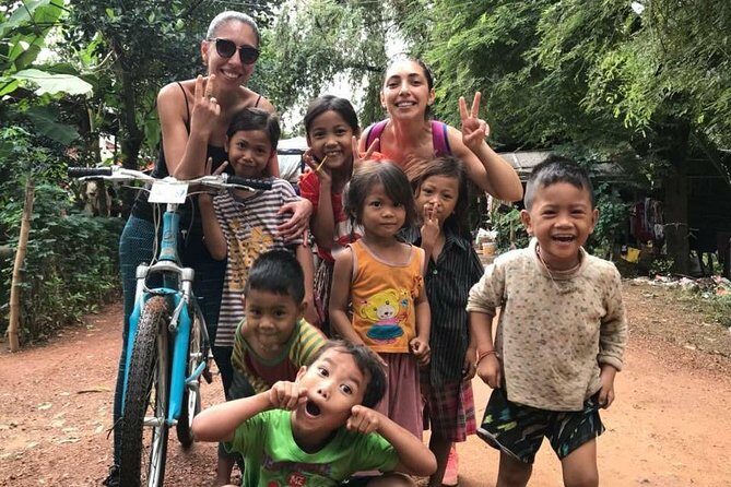Half day morning bicycle tour to Explore local livelihood and test local snacks - Wat Samrong Khnong: Blacksmith Craft and Khmer Rouge Learning