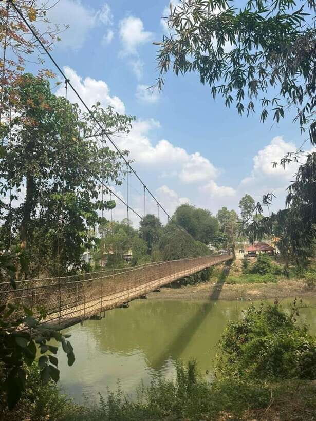 Half-day swing bridge, bamboo train, batcave & Killing cave - Killing Cave and the Khmer Rouge era: respectful and not light