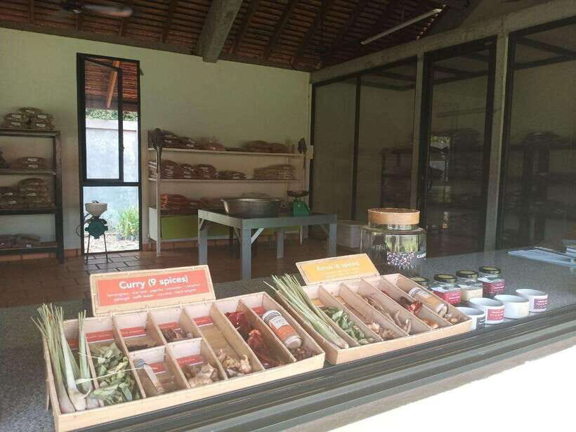 Half Day Trip: Silk Farm, Satcha, and Senteur d'Angkor Tour - Satcha Handicraft Center: 6 bamboo-built workshops in one visit