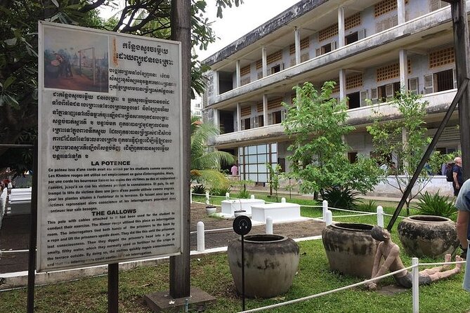 Half Day Trip to Killing Field and Genocidal Museum - What makes the guide piece so important here