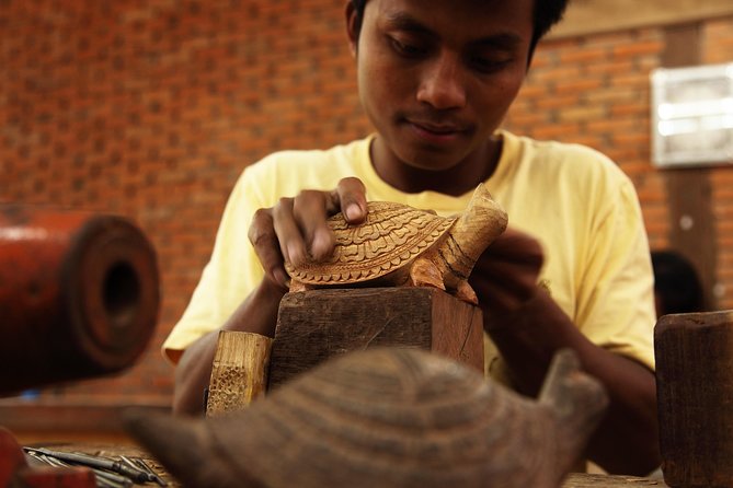 Half Day War Museum Siem Reap Killing Fields and Artisans Angkor - A half-day that moves from loss to craft