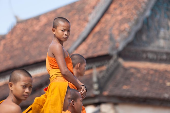 Half Day War Museum Siem Reap Killing Fields and Artisans Angkor - Should you book this half-day tour?
