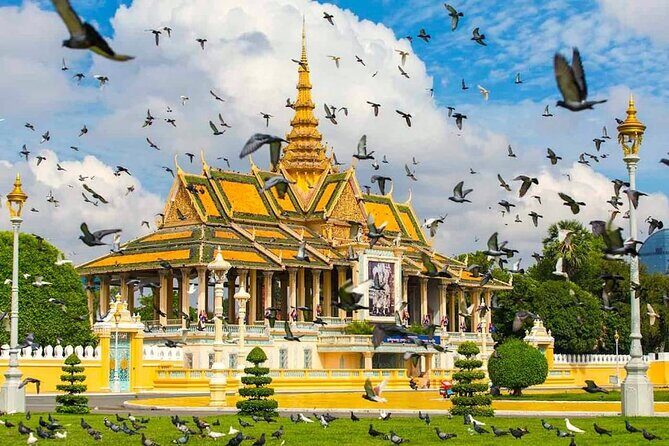 Hidden Phnom Penh City Tour, Royal Palace, Wat Phnom - Meeting at PAPA PAIN near Sorya Center Point
