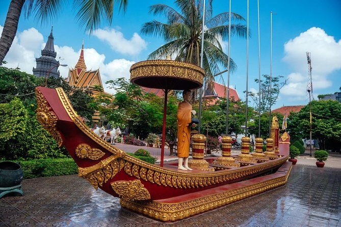 Highlights & Hidden Gems With Locals: Best of Siem Reap Private Tour - Pub Street finale: how to use the tour ending