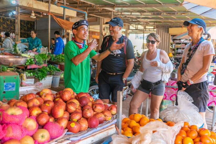 Kampong Phluk: Floating Village Sunset Bike Tour or E-Bike - Reaching Kampong Phluk: Walk the Stilt Houses and Understand Flood Life