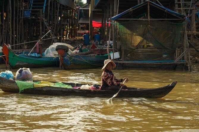 Kampong Phluk Floating Village Tour by Boat - Flooded-forest canoe in the rainy season: the bonus that changes the whole vibe