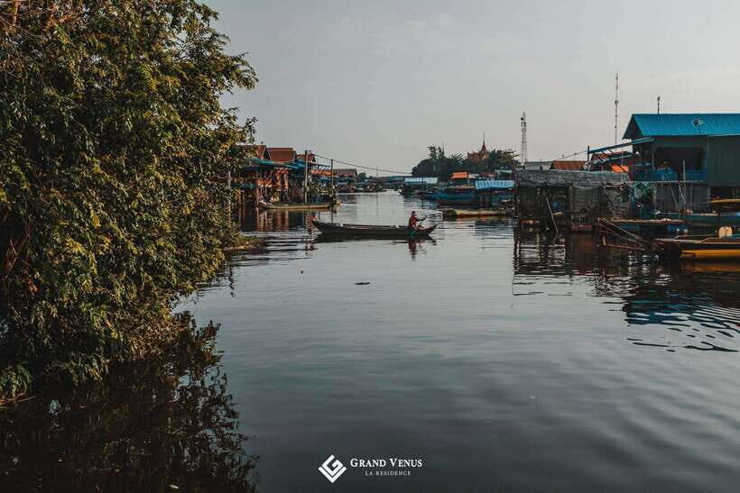 Kampong Phluk Floating Village Tour by Boat - Practical tips: what to bring, what to wear, and what to pack light