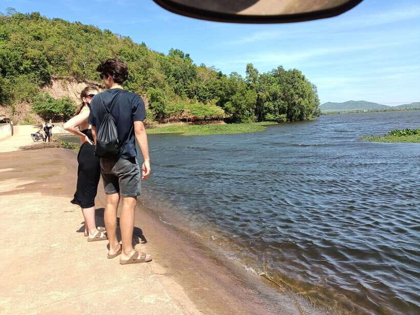 Kampot Countryside include Pepper farm,Kep crab market beach - Brateak Krola Lake: a man-made lake and a heavy backstory