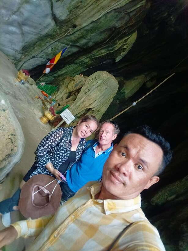 Kampot Countryside include Pepper farm,Kep crab market beach - Salt fields and production: what the guide helps you notice