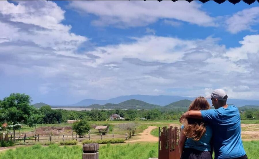 Kampot: Pepper Farm Tours, Salt, Lake & Phnom Chhngok Temple - Transport and timing: tuk-tuks, short transfers, and a steady pace