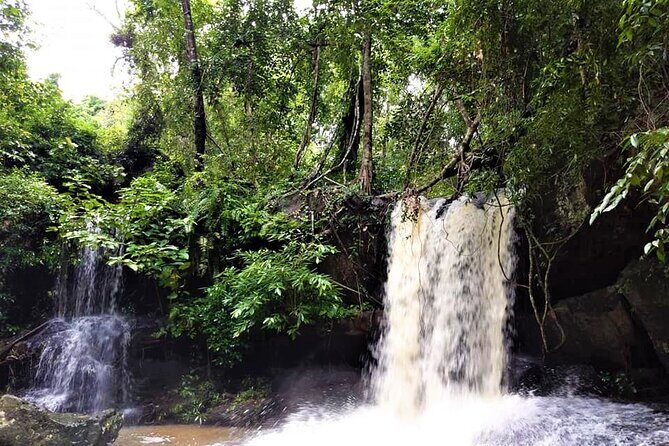 Kbal Spean Trekking Tour with Banteay Srei and Landmine Museum - Banteay Srei Temple: Pink Sandstone, Timing, and Photo-Friendly Focus