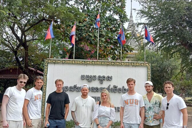 Killing field and Toul Sleng genocide museum Tour - The guide translation makes this more than a bus ride