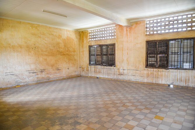 Killing Fields and Prison S21 Bus Tour - Khmer Rouge Sites in One Half-Day Plan